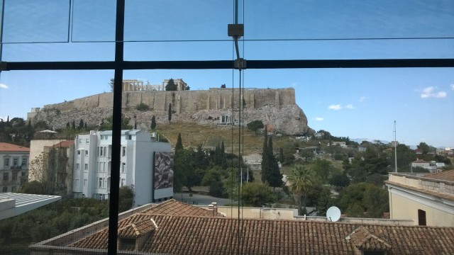 L'Acropoli vista dall'interno del museo