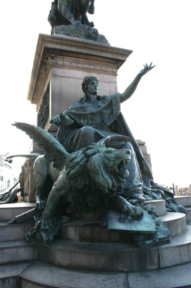 venezia_-_ettore_ferrari_1848-1929_monumento_a_vittorio_emanuele_ii_1887_-_foto_giovanni_dallorto_12-aug-2007_-_17